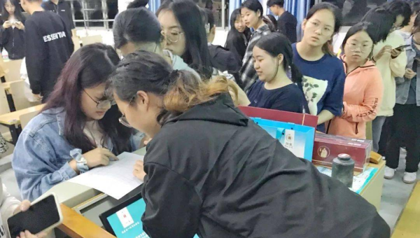 2025 年十大热门手机型号,速发云资源网