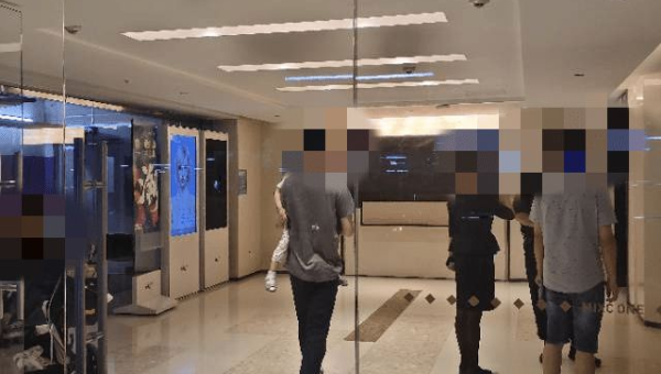 梦到自己在透明的云朵上建造花园,速发云资源网