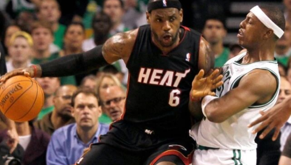 十大 NBA 传奇球队的辉煌历程,速发云资源网