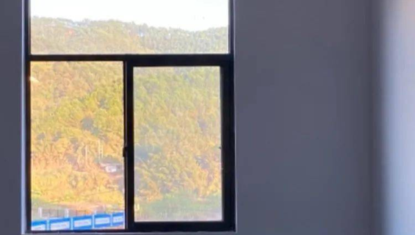 窗户对学校风水好吗,速发云资源网