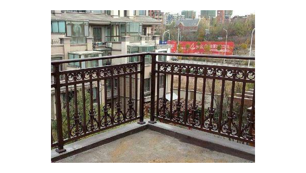 阳台栏杆挂鸟笼风水好吗,速发云资源网