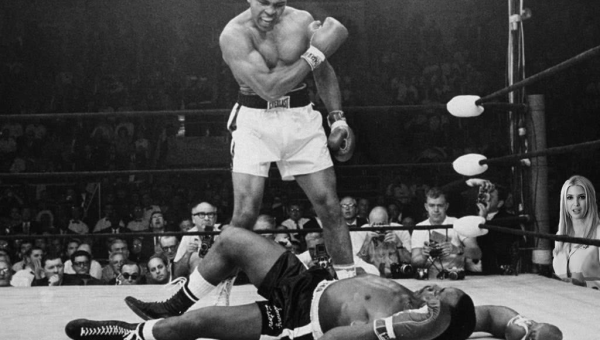 拳击十大经典比赛的震撼瞬间,速发云资源网