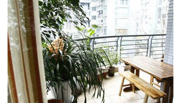 阳台栏杆上放花盆阵列风水好吗,速发云资源网