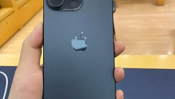 iPhone 15 Pro Max 手游散热测试，还会降频吗？,速发云资源网